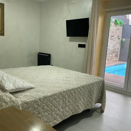 Luxury Apartment *